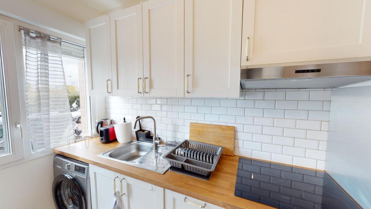 Live Like A Local Stylish 2Br With Balcony & Parking Apartment Saint-Denis  Exterior foto