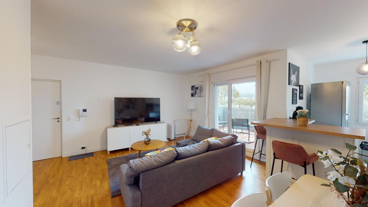 Live Like A Local Stylish 2Br With Balcony & Parking Apartment Saint-Denis  Exterior foto
