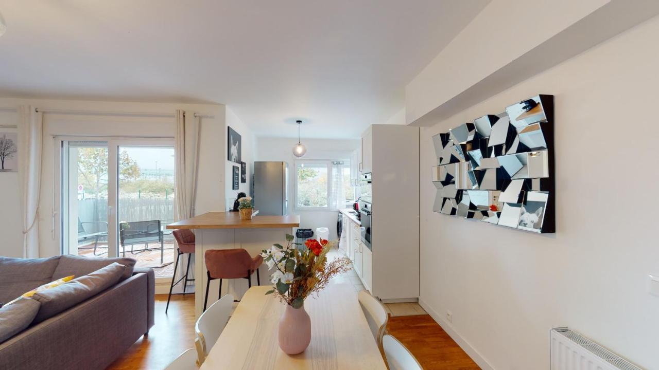 Live Like A Local Stylish 2Br With Balcony & Parking Apartment Saint-Denis  Exterior foto