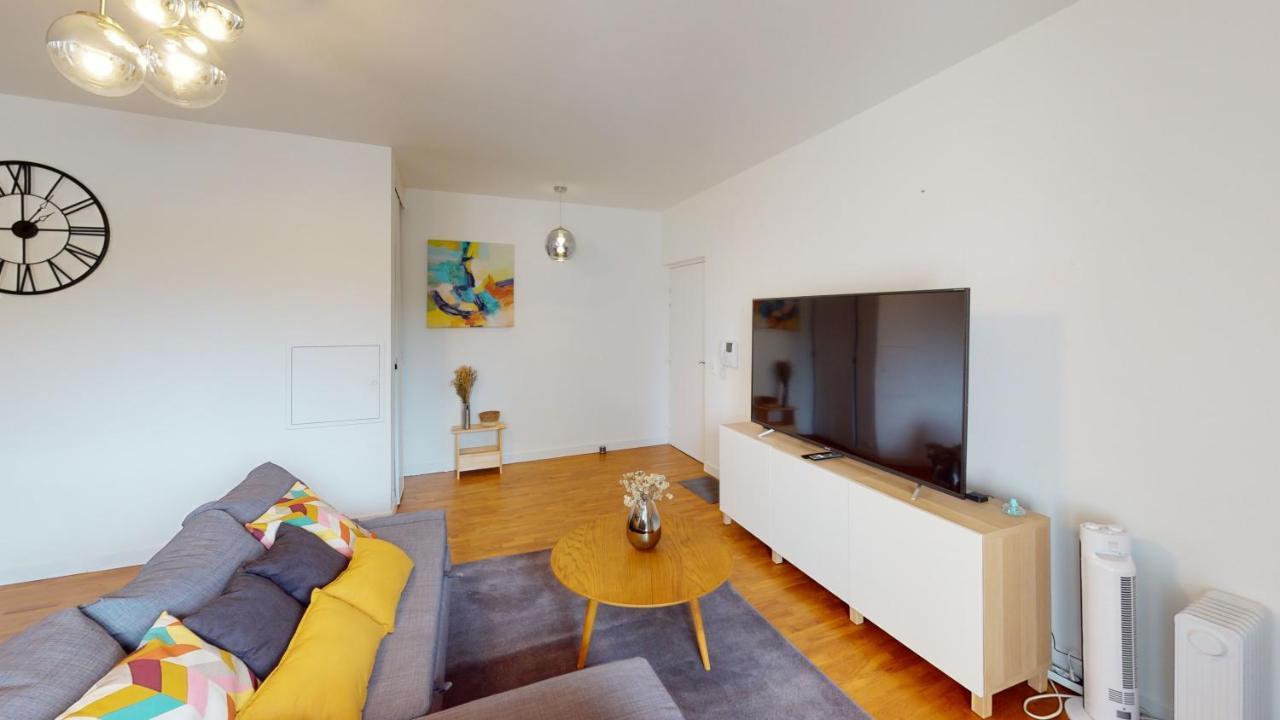 Live Like A Local Stylish 2Br With Balcony & Parking Apartment Saint-Denis  Exterior foto