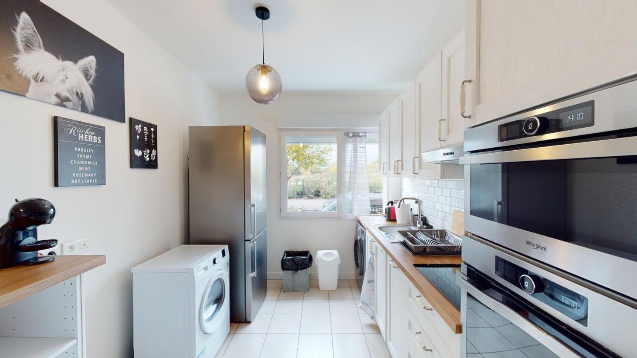 Live Like A Local Stylish 2Br With Balcony & Parking Apartment Saint-Denis  Exterior foto
